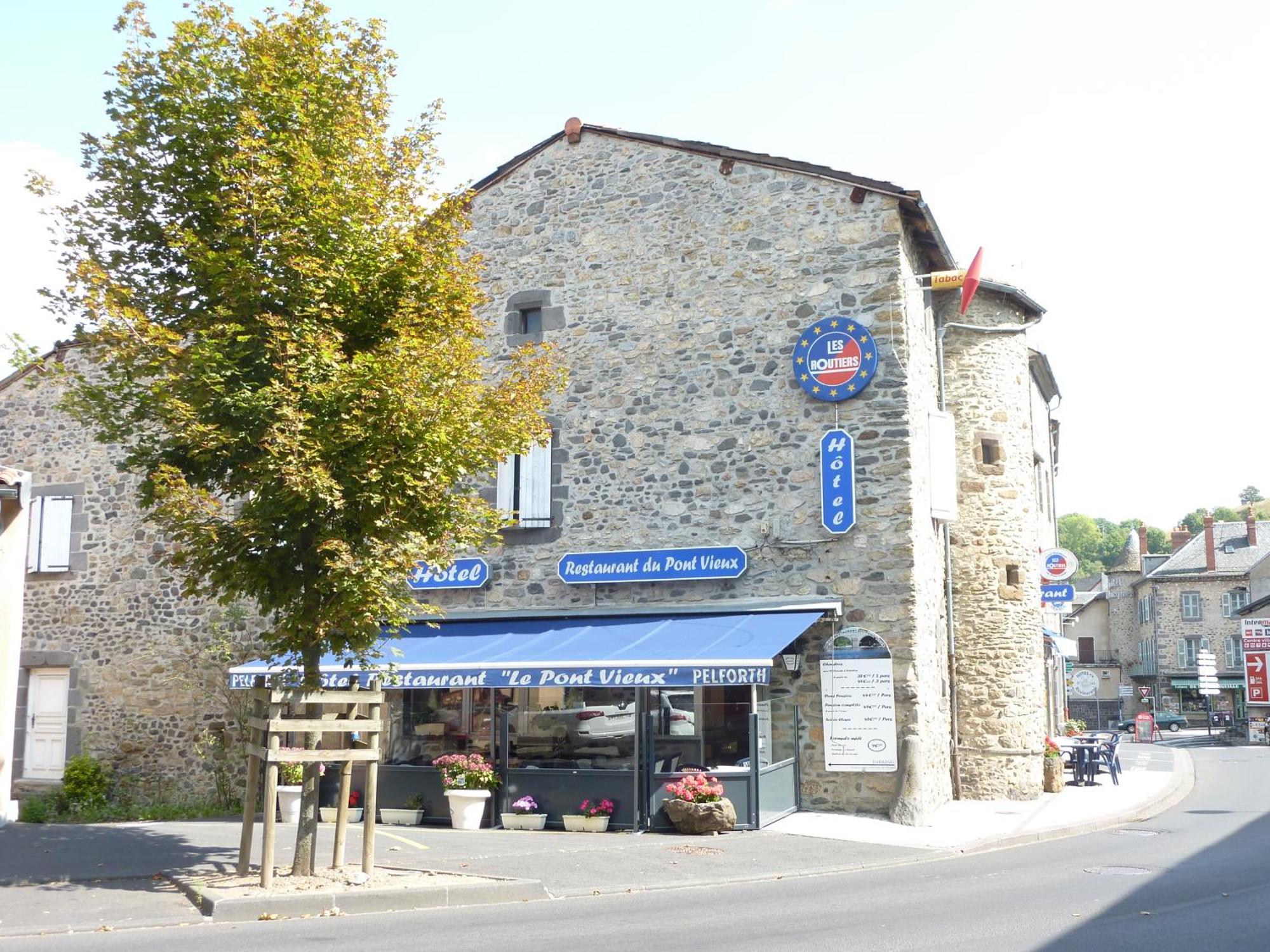 Hotel Restaurant Du Pont-Vieux Сен-Фльор Екстериор снимка